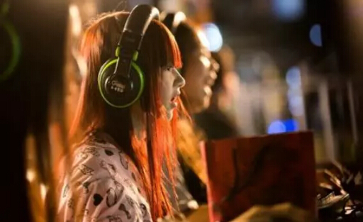 电商巨头纷纷涉水电竞，撬动游戏产业恐为时尚远