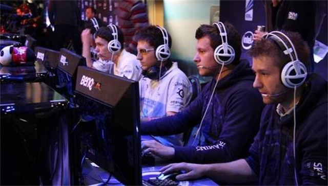 “电竞劝退”班，劝退九成青少年：打职业电竞，比考985难